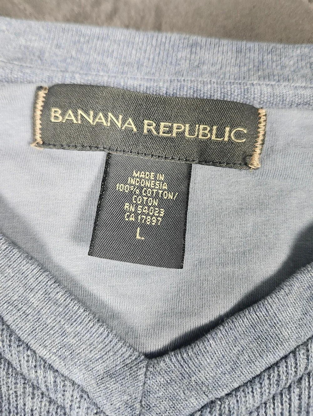 Banana Republic Men's Light Blue V-Neck Pullover Sweater Size Large